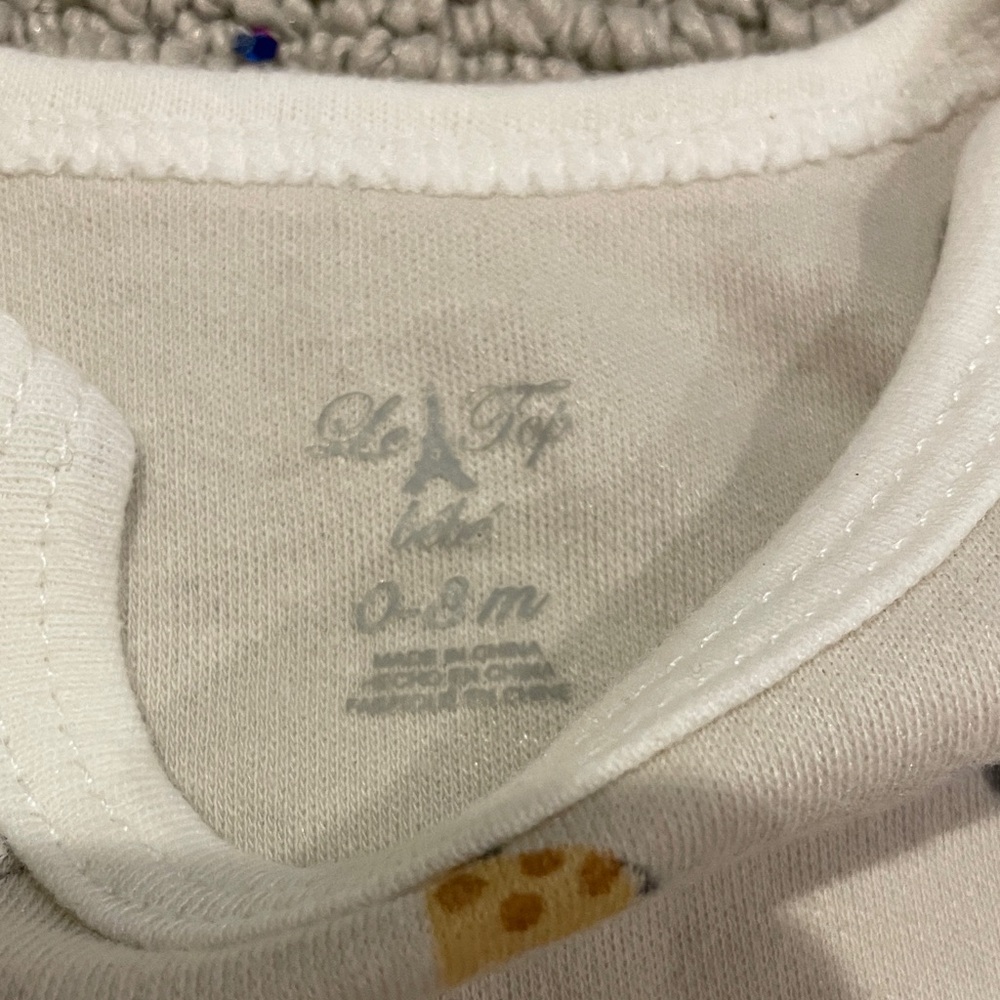 Le Top Bébé brand Cream Safari Print Baby Bodysuit - Picture 2 of 5